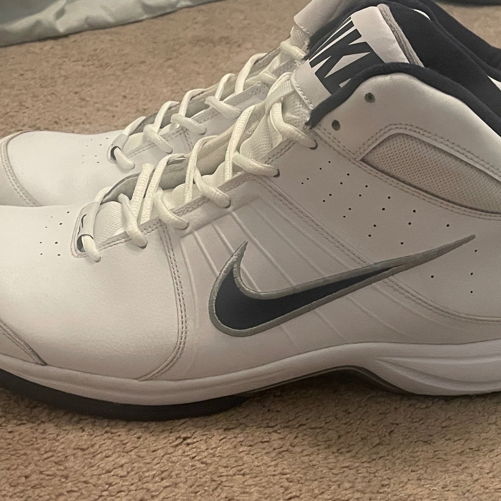 Nike Overplay  VI